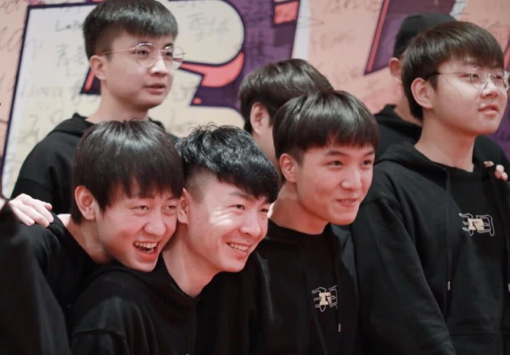 开元官方网站-关于费德勒迎来十赛季出色发挥，RNG观众热烈欢呼！的信息